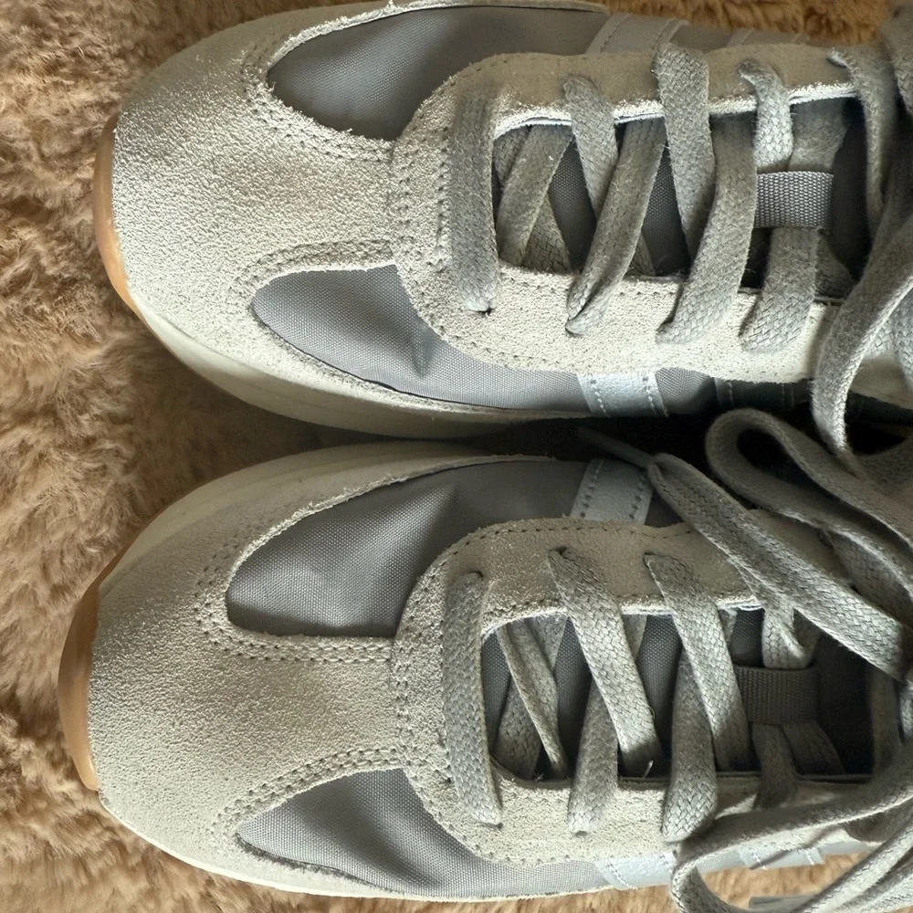 Adidas Run 70s 2.0 Foam Footbed Sneakers Worn Once - Picture 3 of 7